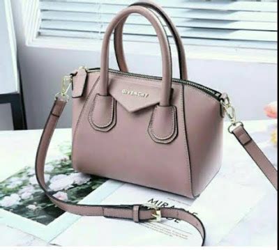 harga tas Givenchy